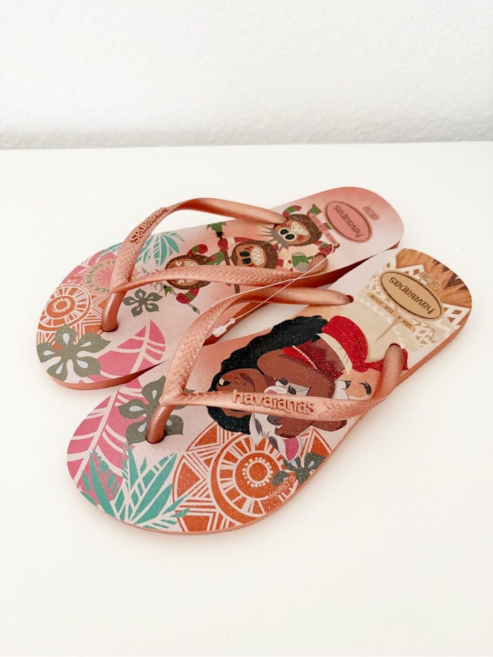 Havaianas Women’s Moana Disney Printed Flip Flops with Rose Gold Straps - Picture 9 of 12